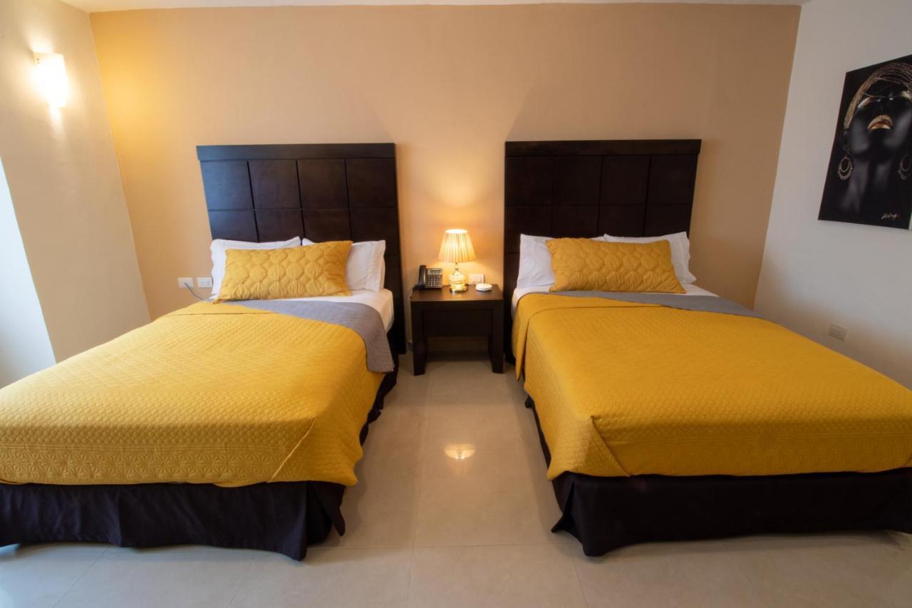 Hotel Villas Segovia Playa Del Carmen Exteriör bild